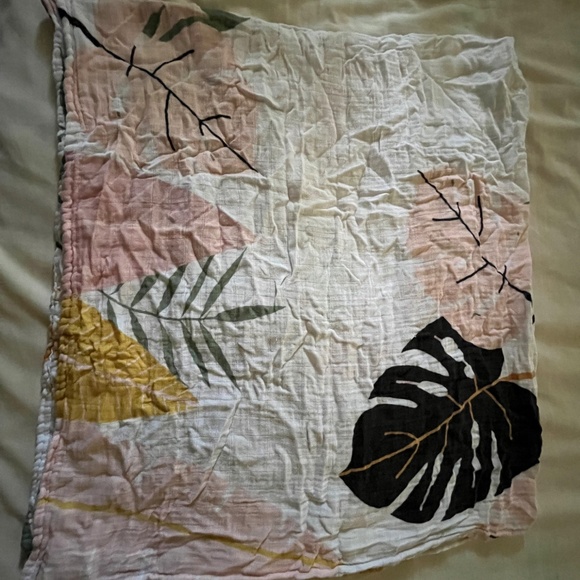 Sweet Sweet Honey Hawaii Bamboo/Cotton Swaddle - Picture 5 of 7